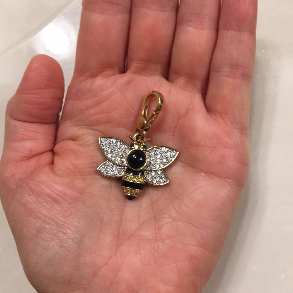 Juicy couture large bumble bee necklace pendant